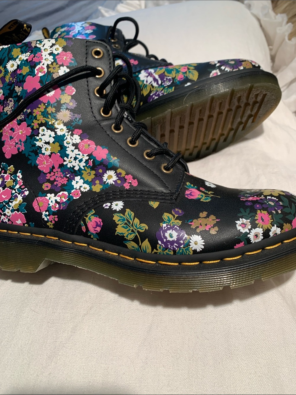 Dr. Martens Black Floral Lace-Up Boots size 10 US NWOT - Picture 6 of 11